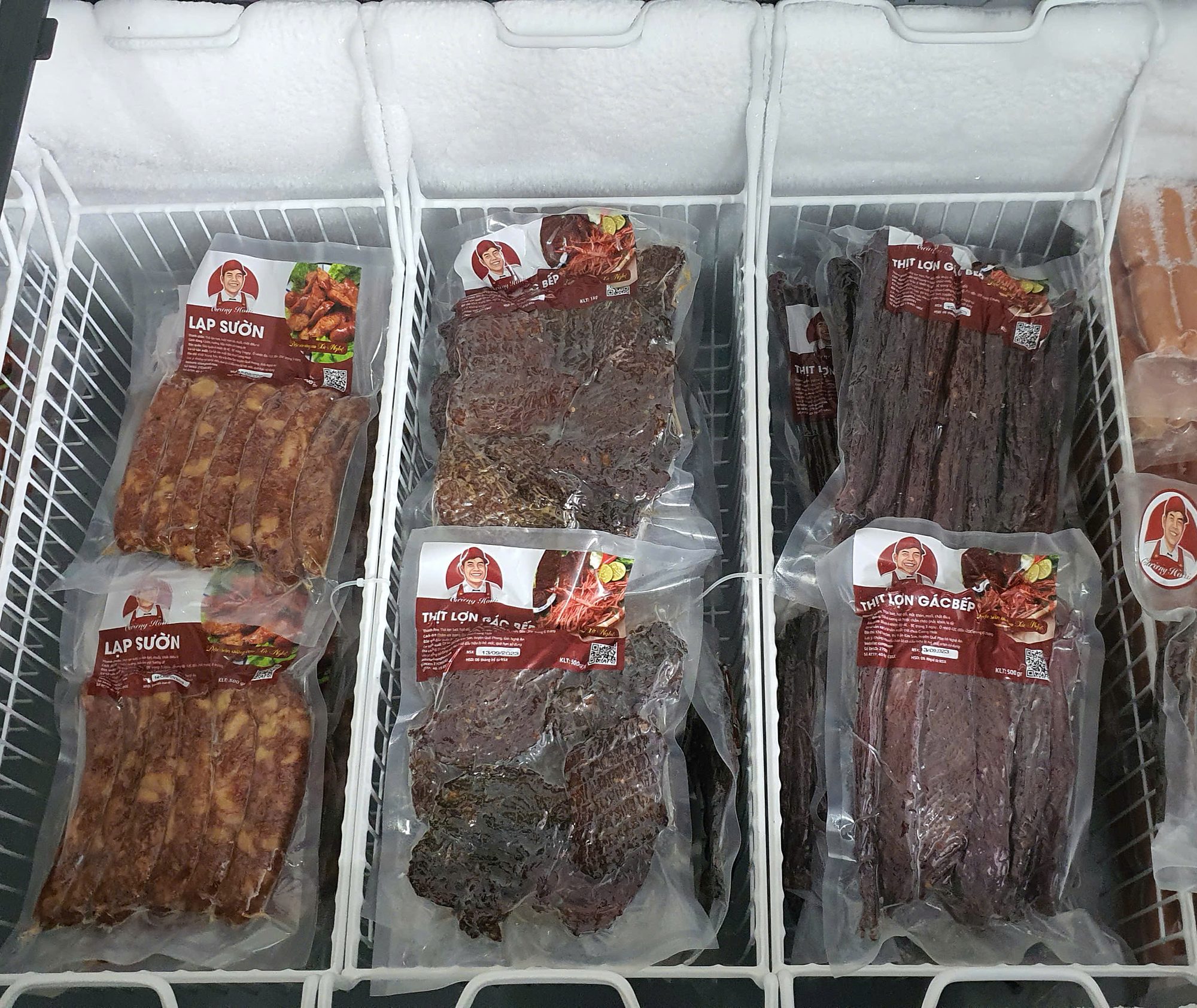 Tủ đông bảo quản lạp sườn và thịt gác bếp hút chân không